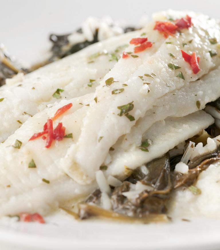 Sole fillets with spinach and rice